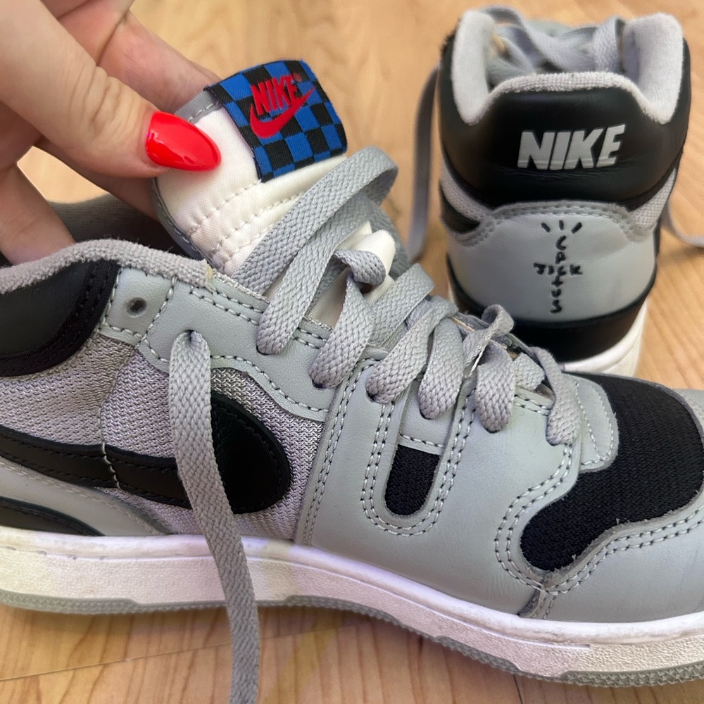 Nike Mac Attack QS SP
Travis Scott Cactus Jack